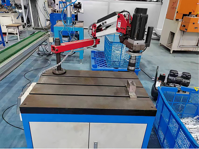 CNC -Tippmaschine